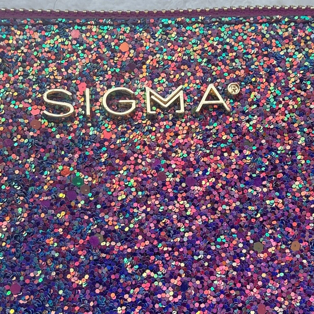 Sigma x Disney Alice in Wonderland Glitter Makeup Bag - Limited Edition NWOT